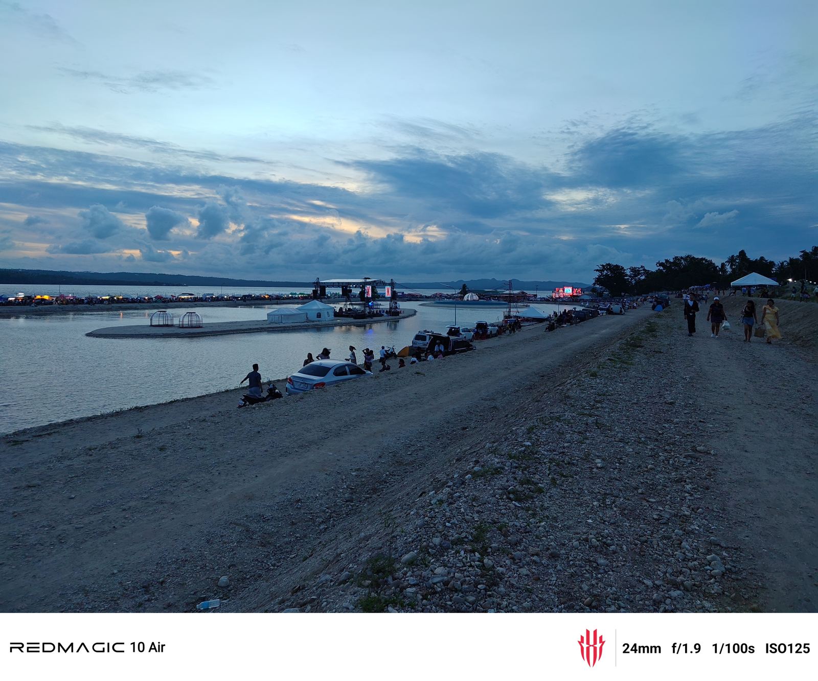 Bagat-Dagat festival evening by the water, Cataingan